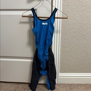 ARENA Women's Powerskin Carbon Flex Open Back Kneeskin